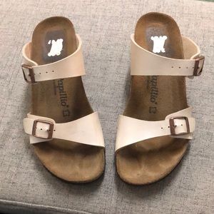 ✨Sale 3/13-3/14✨ Papillio by Birkenstock Wedges 40
